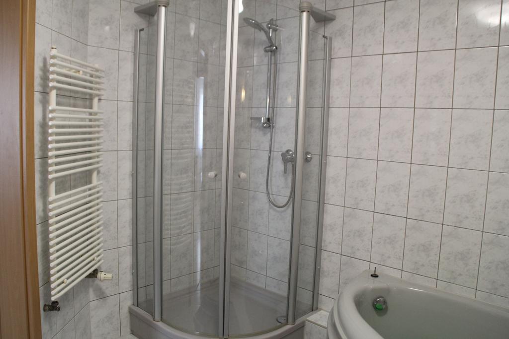 Ferienwohnung Vikolisa Bad Schonborn Exterior foto