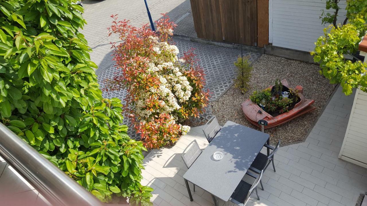 Ferienwohnung Vikolisa Bad Schonborn Exterior foto